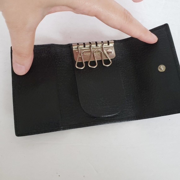 s-l400.jpg Gucci Black Leather Wallet with Silver G Hardware